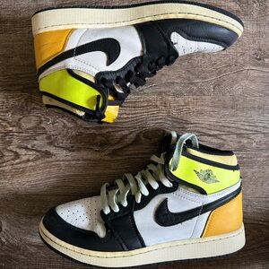 Air Jordan 1 Retro High Og 'volt / Gold'